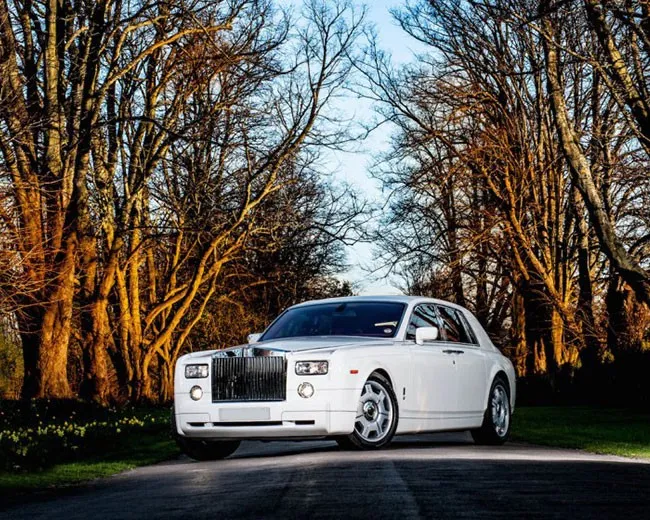 Modern Wedding Cars: White Rolls-Royce Phantom