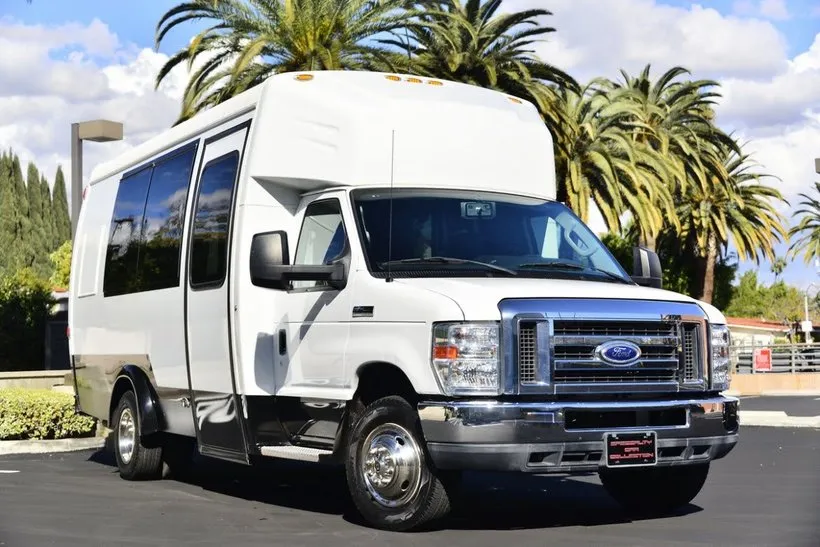 14 Passenger Limousine Bus 14 Passenger Limousine Bus for party bus rental