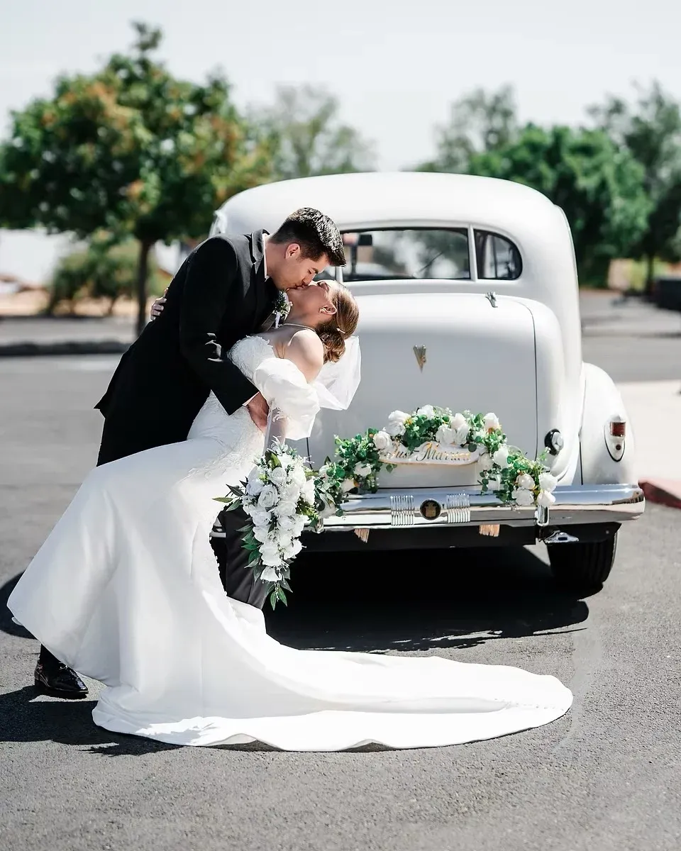 White 1937 Cadillac Fleetwood Series 70 exterior, photo 6 for wedding car rental