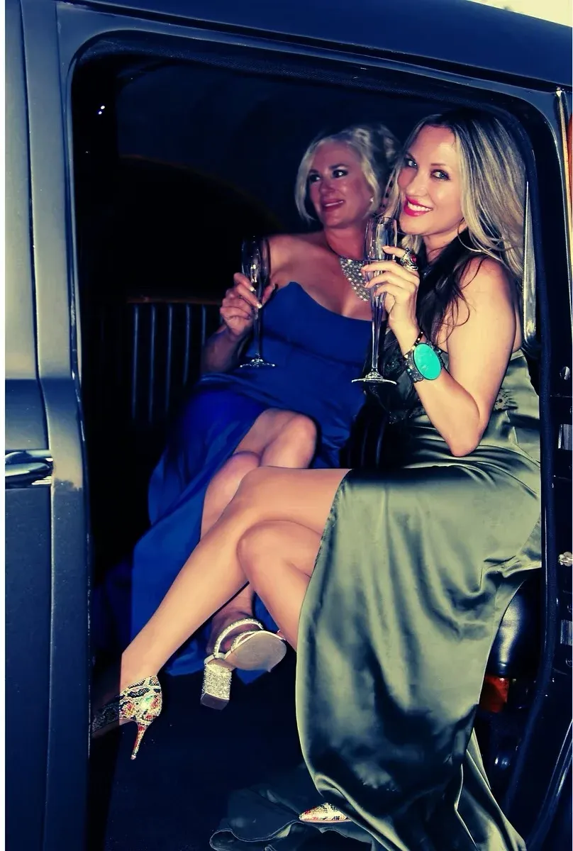 White 1946 Cadillac Airport Limousine, photo 5 for limo rental