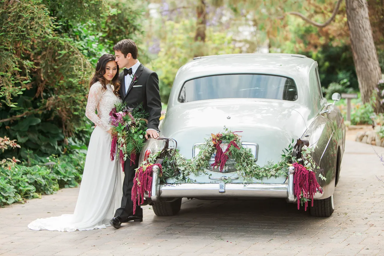1958 Silver Rolls-Royce Silver Cloud I exterior, photo 6 for wedding car rental in Tehachapi, CA
