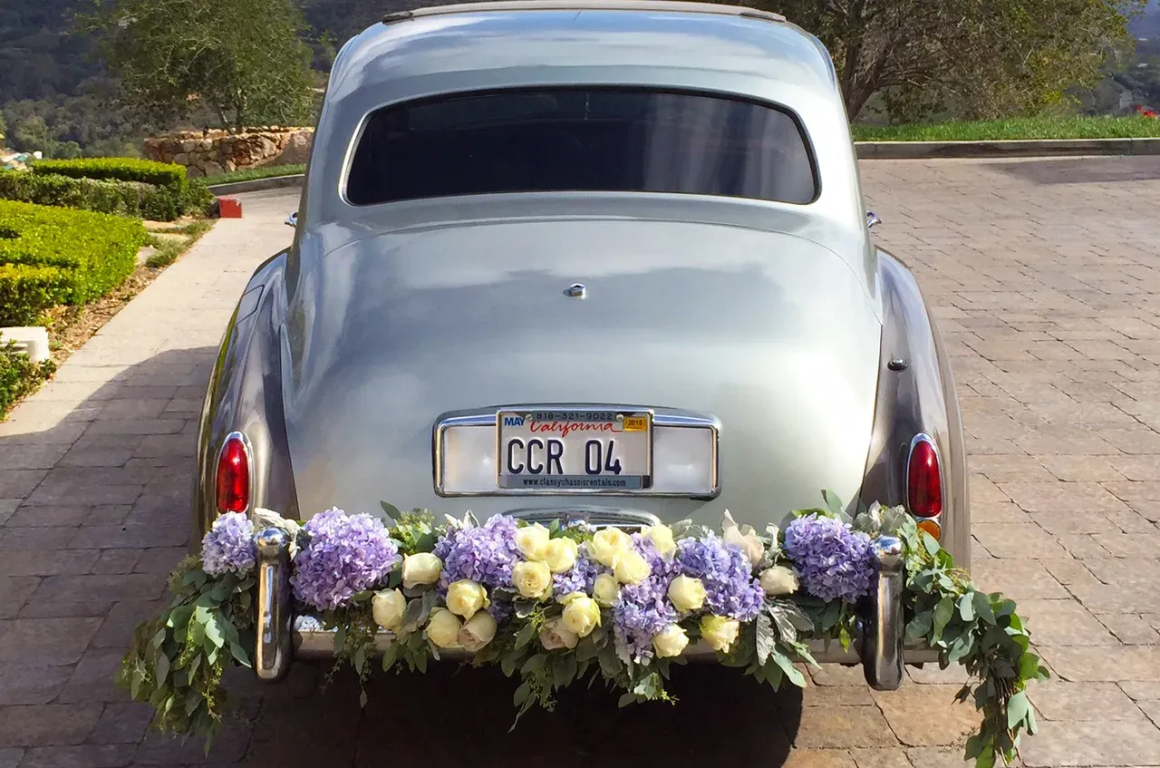 1958 Silver Rolls-Royce Silver Cloud I exterior, photo 3 for wedding car rental in Tehachapi, CA