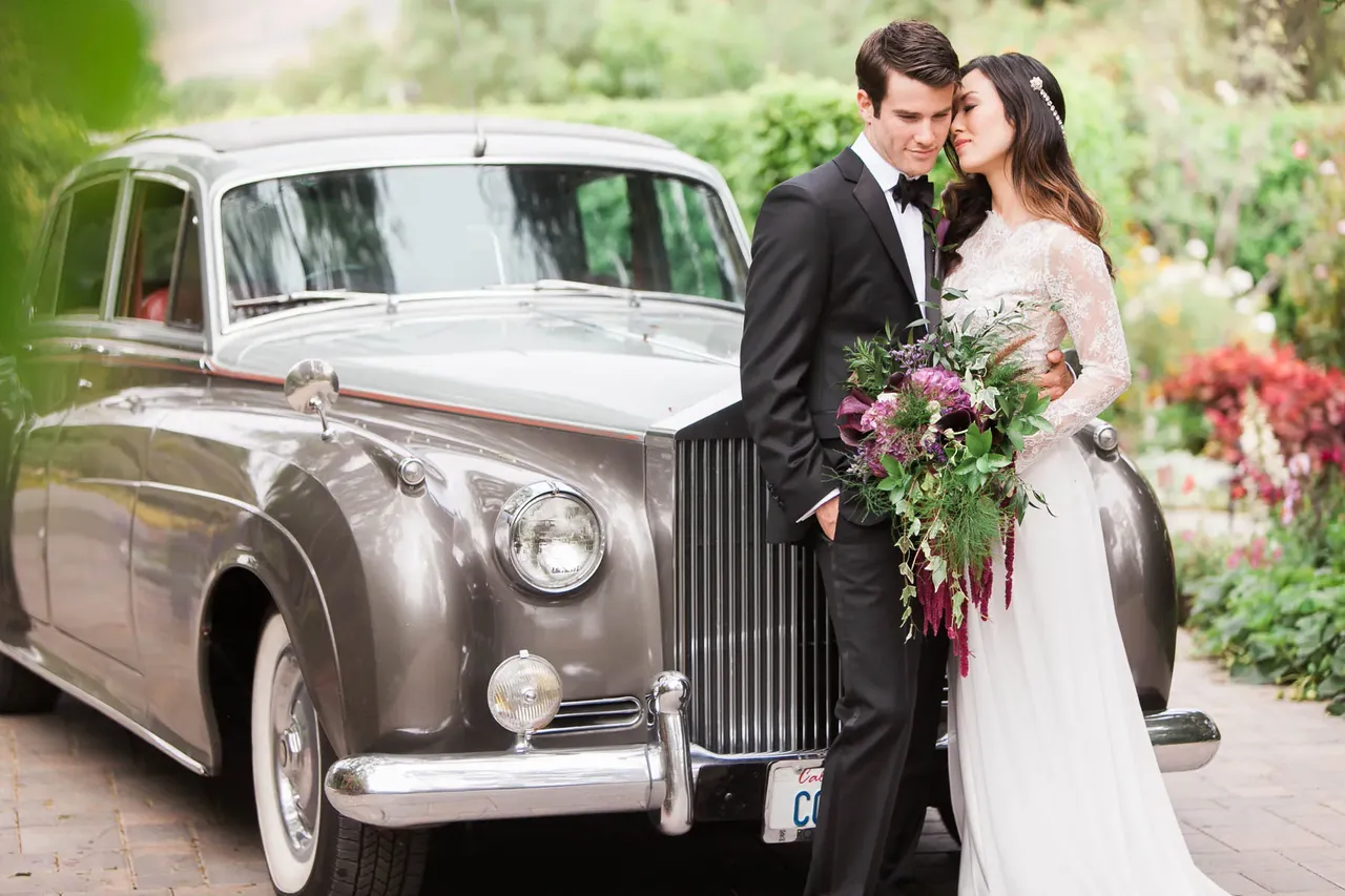 1958 Silver Rolls-Royce Silver Cloud I exterior, photo 5 for wedding car rental in Tehachapi, CA