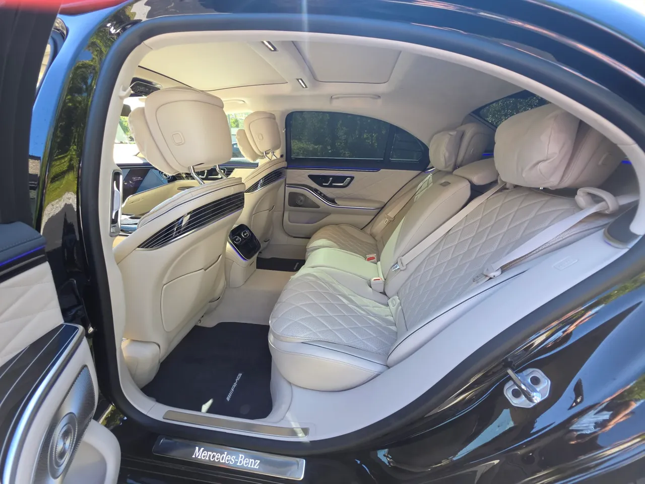Black 2027 Mercedes-Benz S580 4 Passenger Sedan, photo 6 for wedding car rental in Plainville, MA