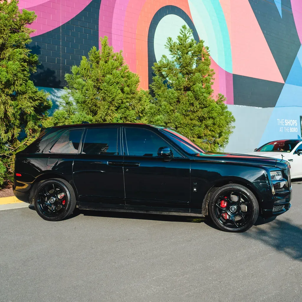 Black Badge Rolls-Royce Cullinan Diamond Xirralic, photo 10 for wedding car rental in Rockville, MD Black Badge Rolls-Royce Cullinan Diamond Xirralic, photo 10 for wedding car rental in Rockville, MD