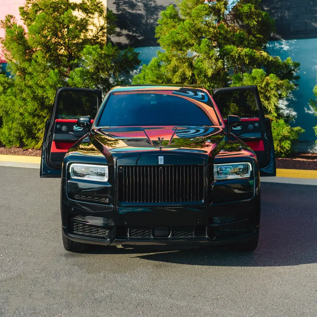 Black Badge Rolls-Royce Cullinan Diamond Xirralic, photo 2 for wedding car rental in Rockville, MD Black Badge Rolls-Royce Cullinan Diamond Xirralic, photo 2 for wedding car rental in Rockville, MD
