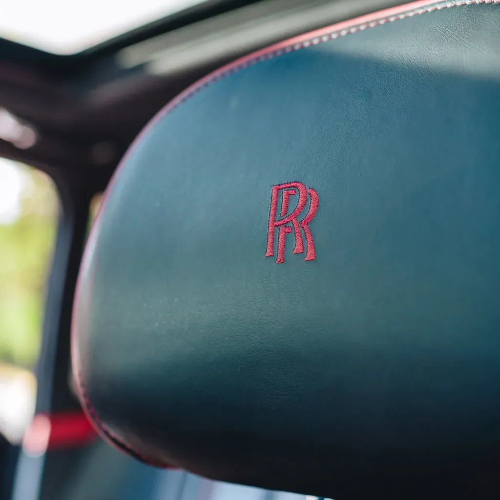 Black Badge Rolls-Royce Cullinan Diamond Xirralic, photo 6 for wedding car rental in Rockville, MD Black Badge Rolls-Royce Cullinan Diamond Xirralic, photo 6 for wedding car rental in Rockville, MD