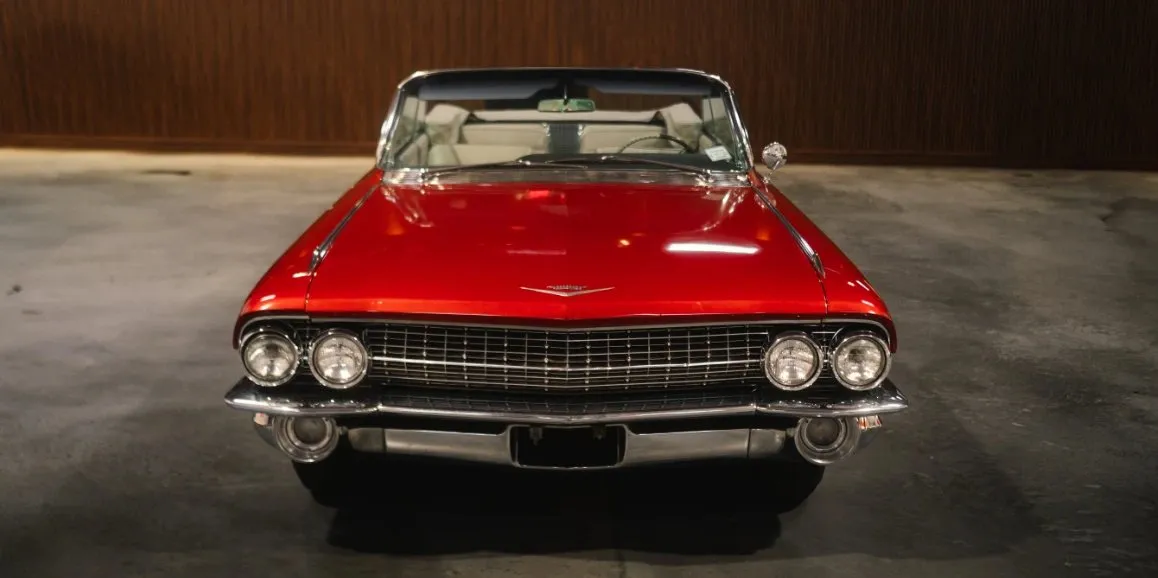 Red Cadillac Deville 1960 (Vintage) for wedding car rental