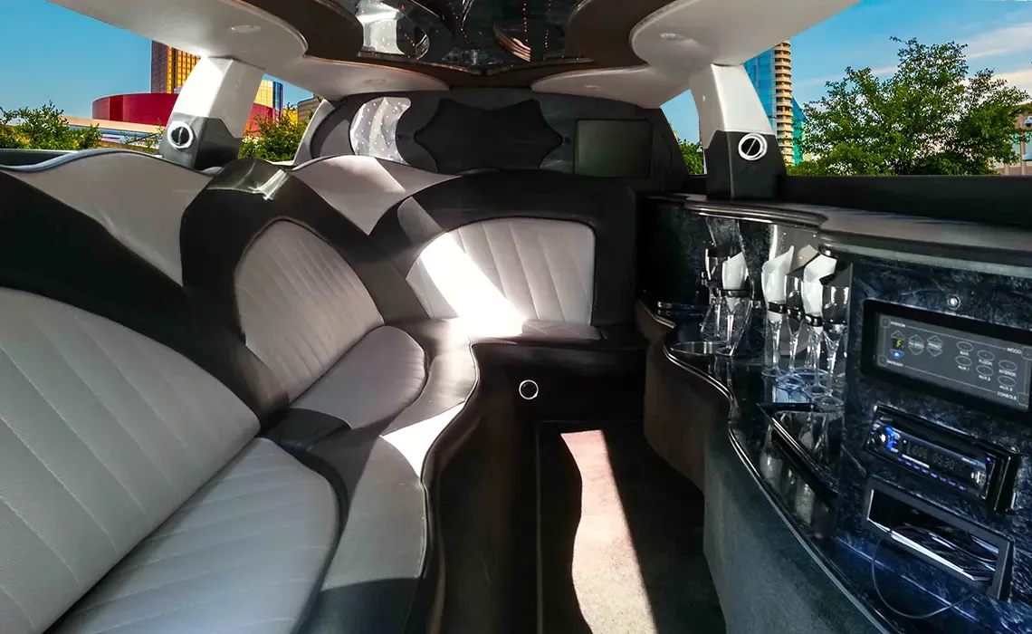 Chrysler 300 Stretch Limousine for limo rental in Dallas, TX