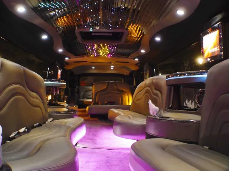 Hummer Limo interior for hummer limo rental