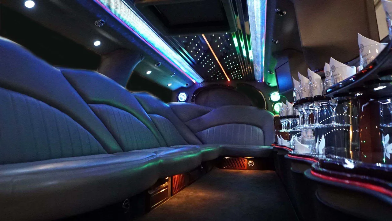 Hummer Limo interior, photo 3 for hummer limo rental