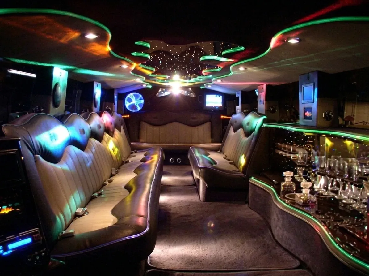 Hummer Limousine White Hummer Limousine on offer