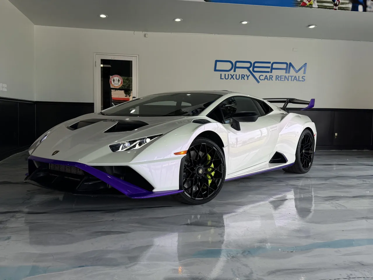 Lamborghini Huracan STO for wedding car rental in Southfield, MI