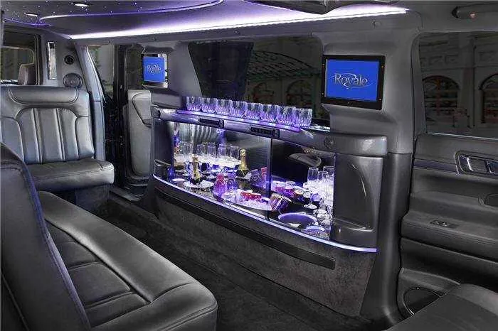 Lincoln MKT Limo interior for limo rental in Davis, CA