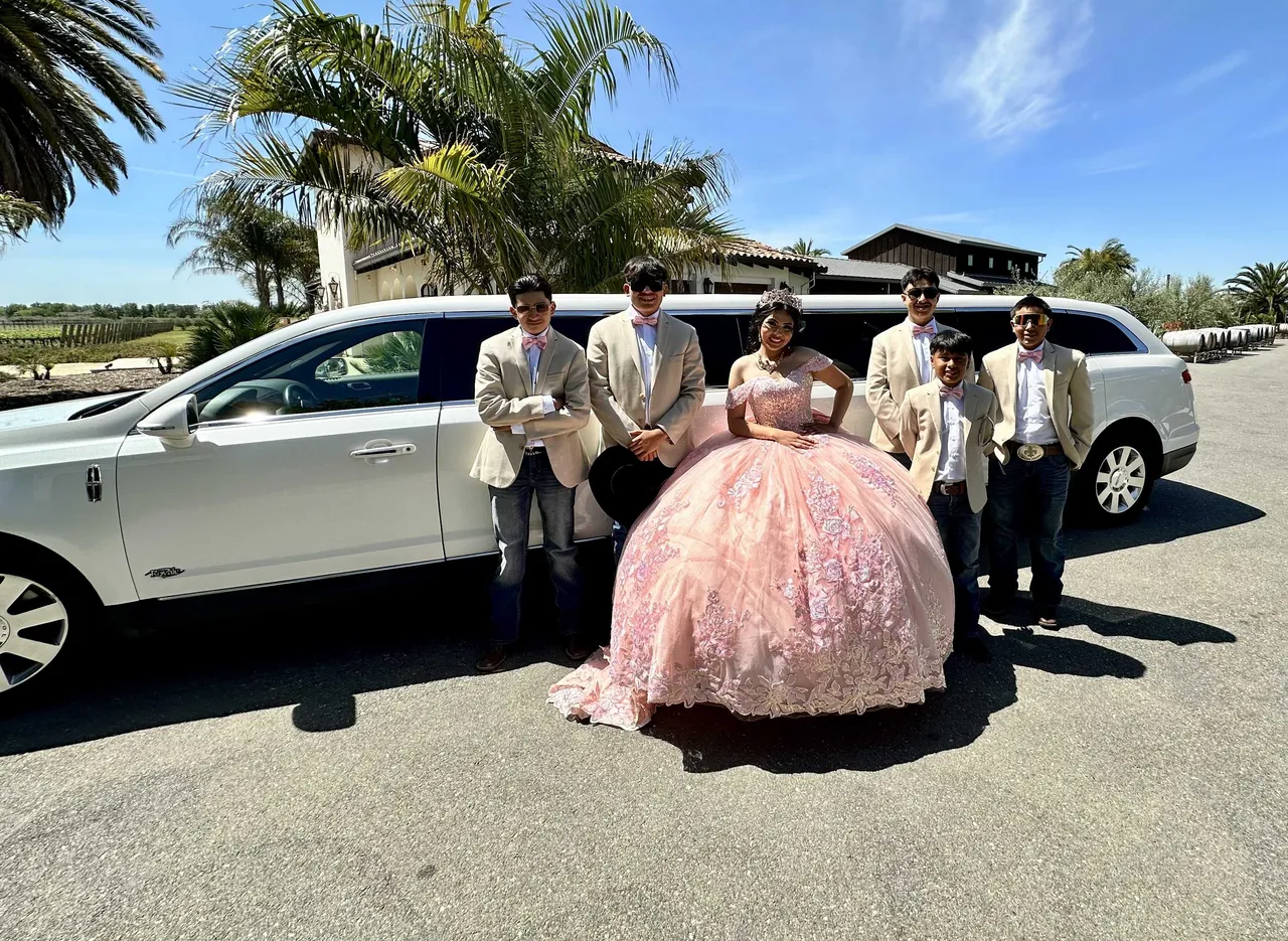 White Lincoln MKT Limo exterior, photo 2 for limo rental in Davis, CA