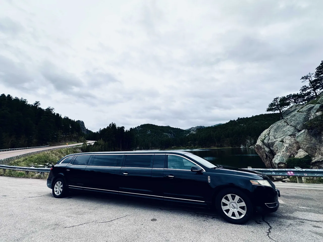 Black Lincoln MKT Limousine, photo 3 for limo rental