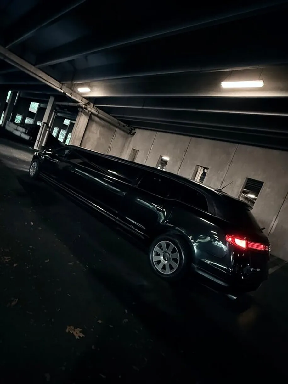 Black Lincoln MKT Limousine, photo 4 for limo rental in Sumter County, SC