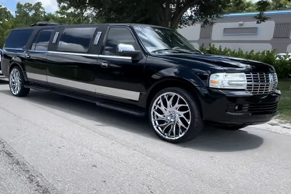 Lincoln Navigator Stretch Limousine for hummer limo rental in Estero, FL