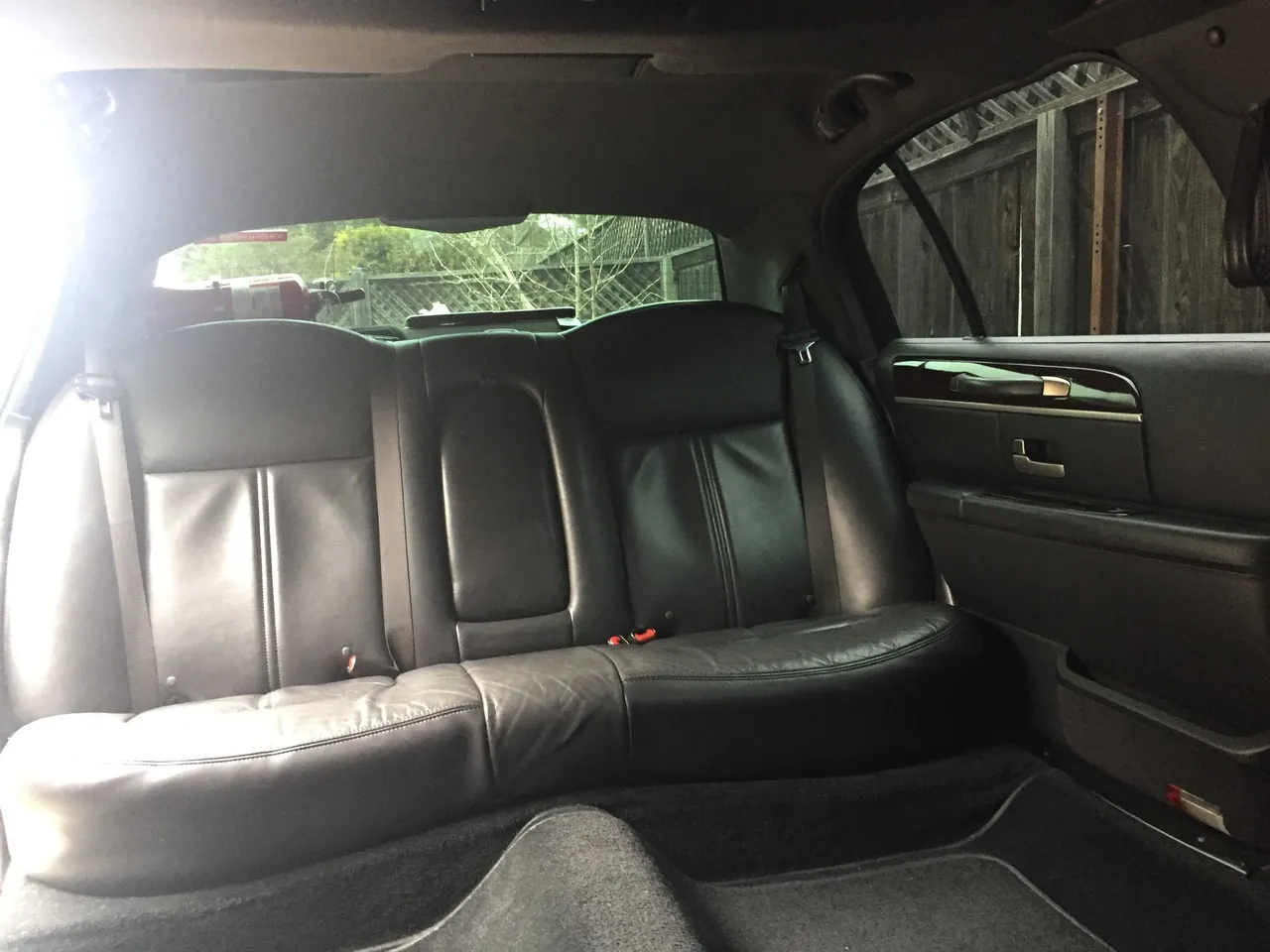 Lincoln stretch limousine interior, photo 3 for limo rental in Clearlake Oaks, CA