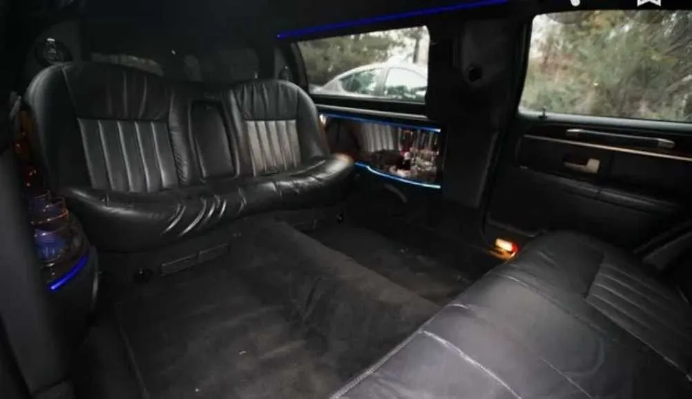 Lincoln Towncar Limo 6pax interior with LED accent lighting for limo rental
