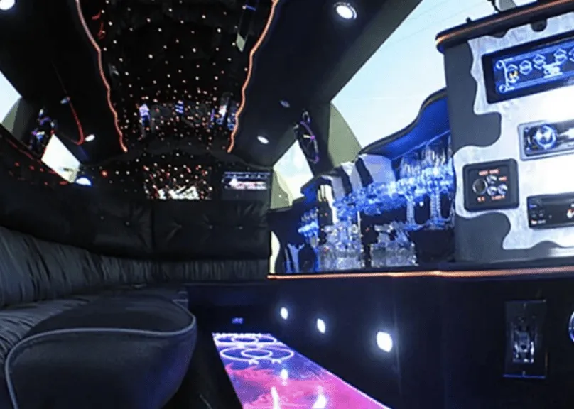 Lincoln Towncar Limo Tuxedo interior for prom car rental