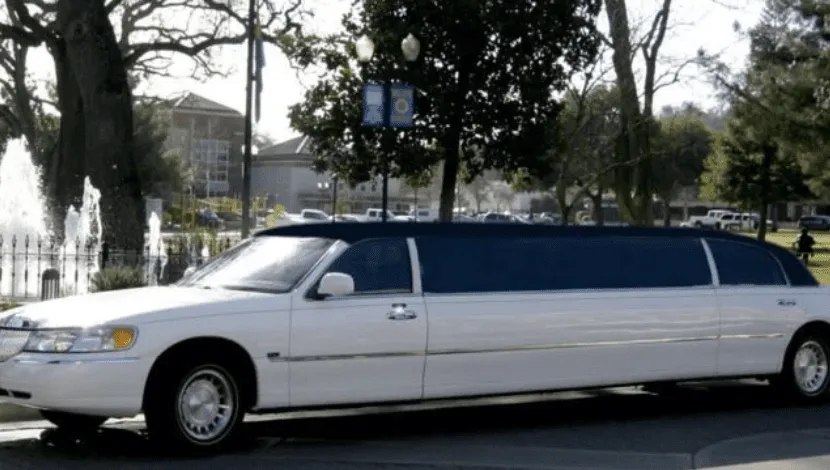 White Lincoln Towncar Limo Tuxedo for prom car rental