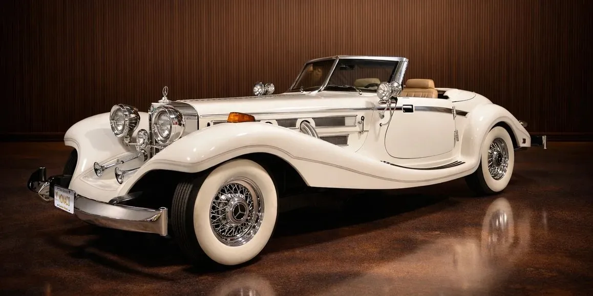 White Mercedes Benz 500k with convertible roof for wedding car rental