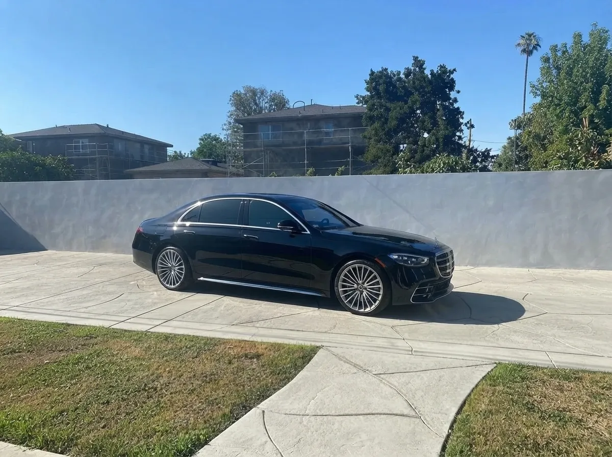 Mercedes-Benz S-Class; view 2