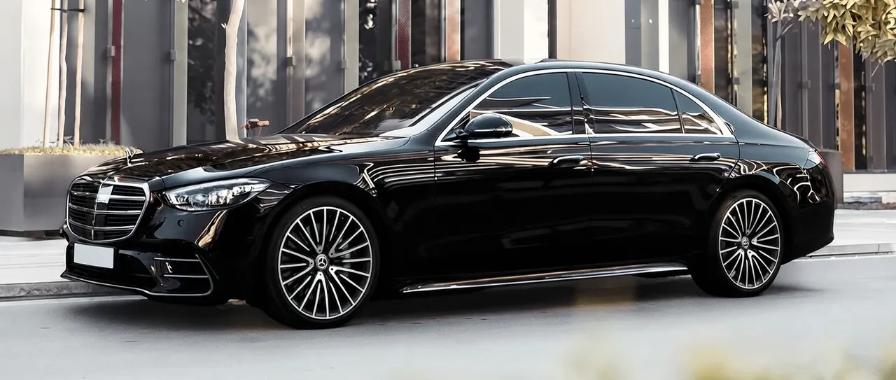 Black Mercedes-Benz S500 on offer