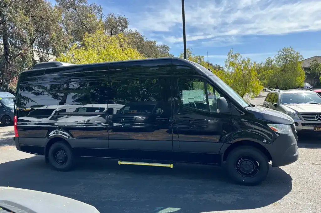 Mercedes-Benz Sprinter Limousine — 13 Passengers Mercedes-Benz Sprinter Limousine — 13 Passengers for party bus rental