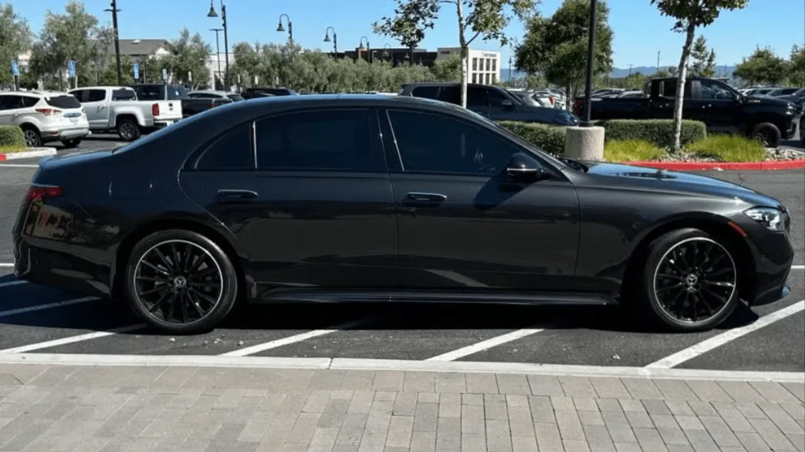 Mercedes S Class Black Mercedes S Class for wedding car rental