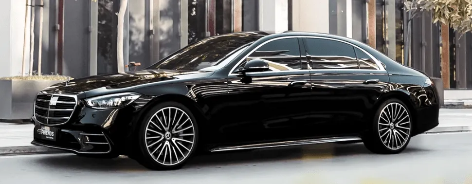 Black Mercedes-Benz S500 Black Mercedes-Benz S500 on offer