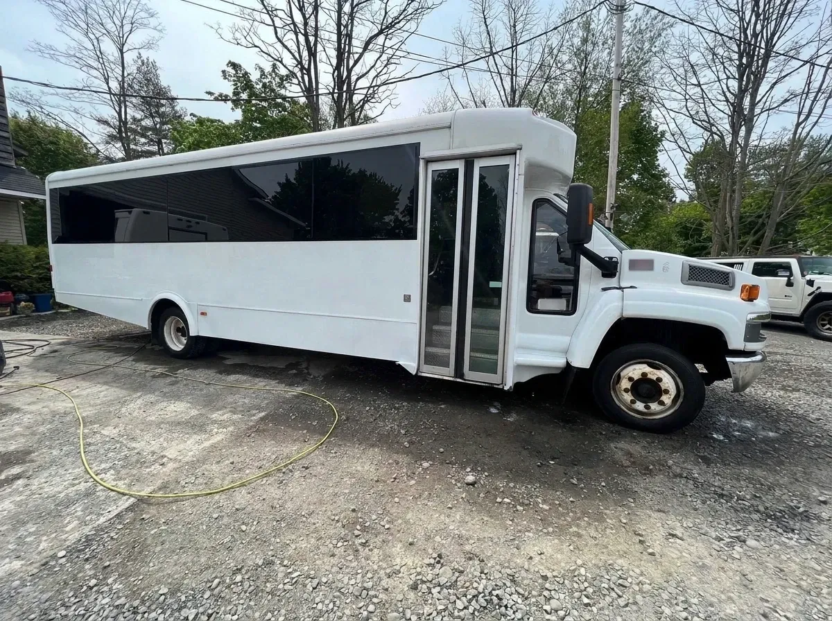 Party Bus - Sophia Loren White Party Bus - Sophia Loren on offer