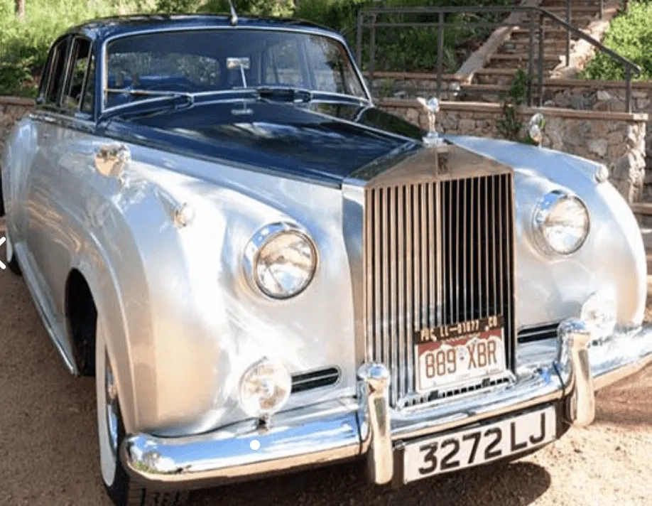 White Rolls-Royce Cloud for wedding car rental