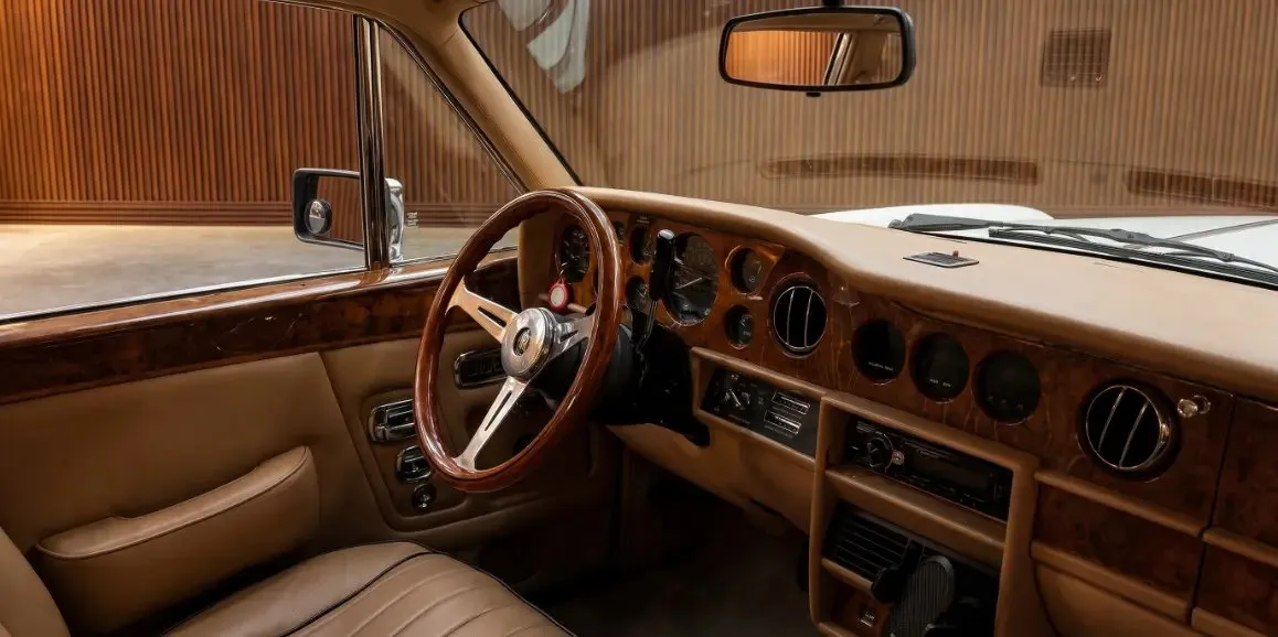 Rolls-Royce Corniche 1975 interior for limo rental in Toms River, NJ