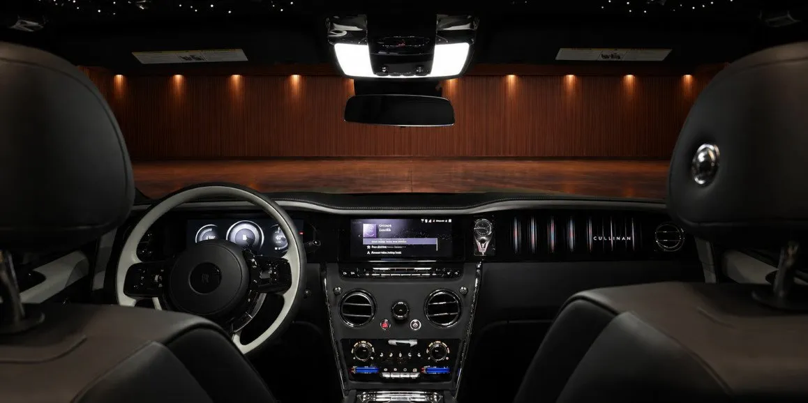 Rolls-Royce Cullinan interior for wedding car rental in Nassau County, NY Rolls-Royce Cullinan interior for wedding car rental in Nassau County, NY