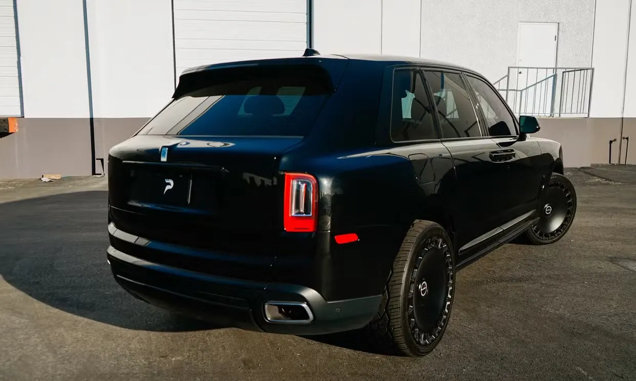 Rolls-Royce Cullinan, photo 4 for wedding car rental in Los Angeles, CA