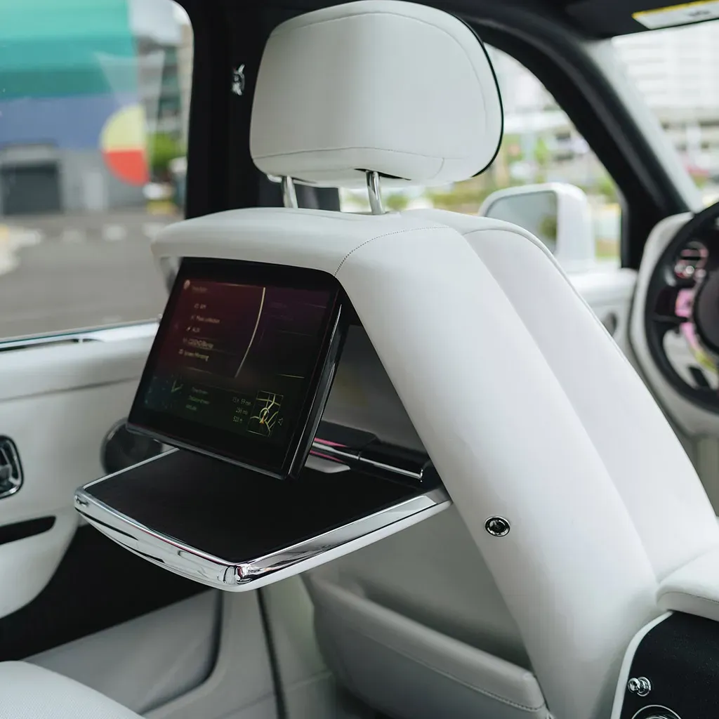 Rolls-Royce Cullinan with All White Interior, photo 12 for limo rental in Rockville, MD