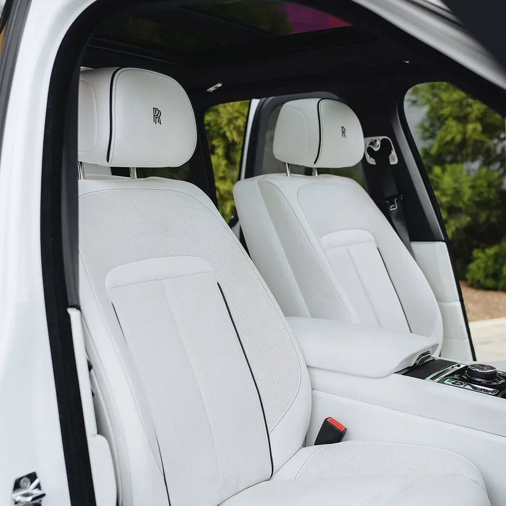 Rolls-Royce Cullinan with All White Interior, photo 6 for limo rental in Rockville, MD