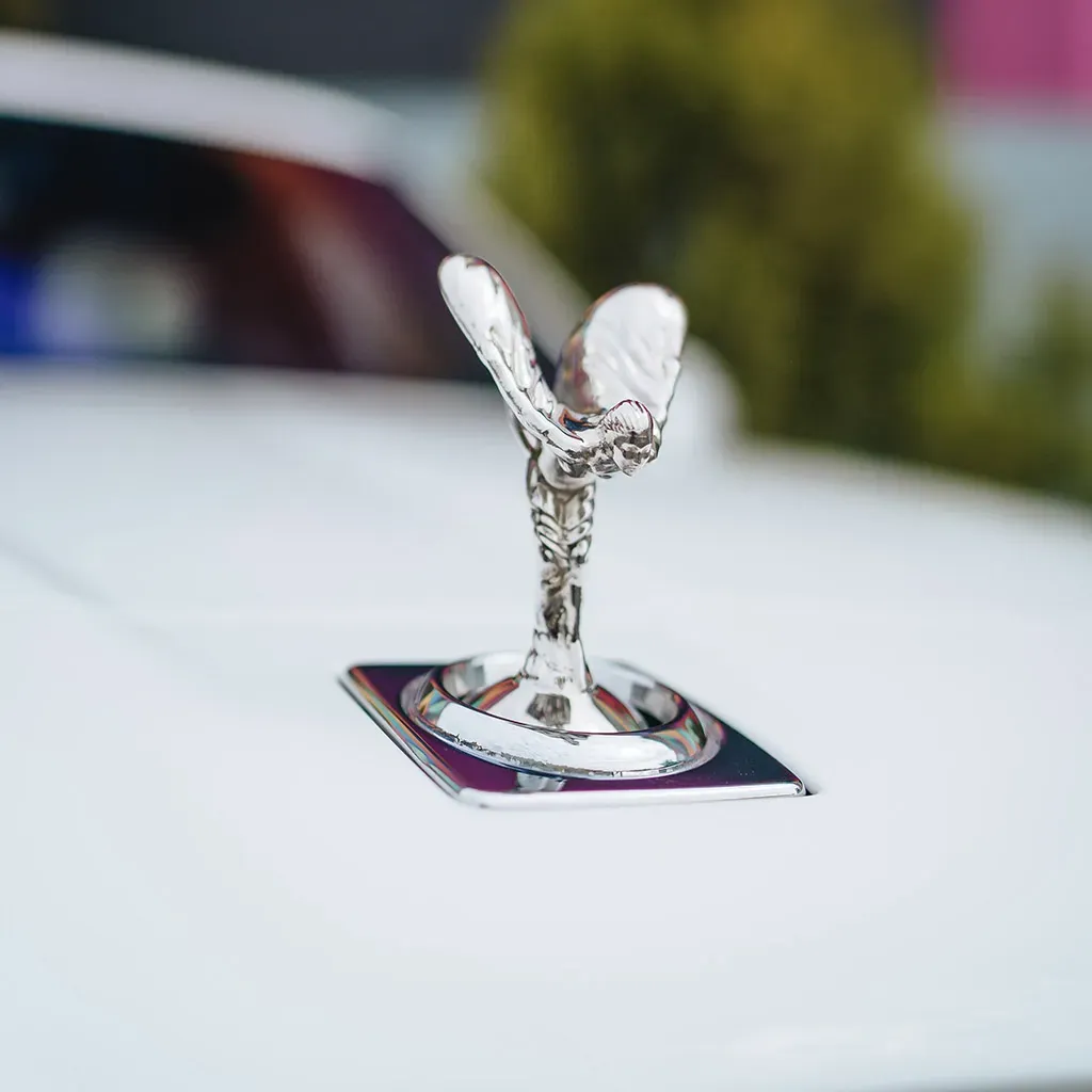 Rolls-Royce Cullinan with All White Interior, photo 7 for limo rental in Rockville, MD