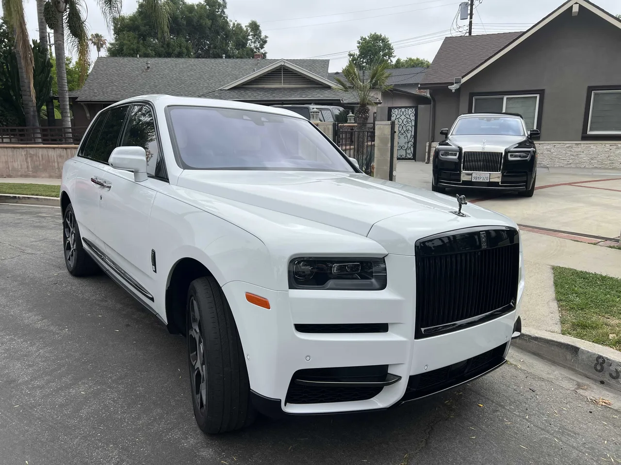 Rolls-Royce Cullinan White for prom car rental in Burbank, CA