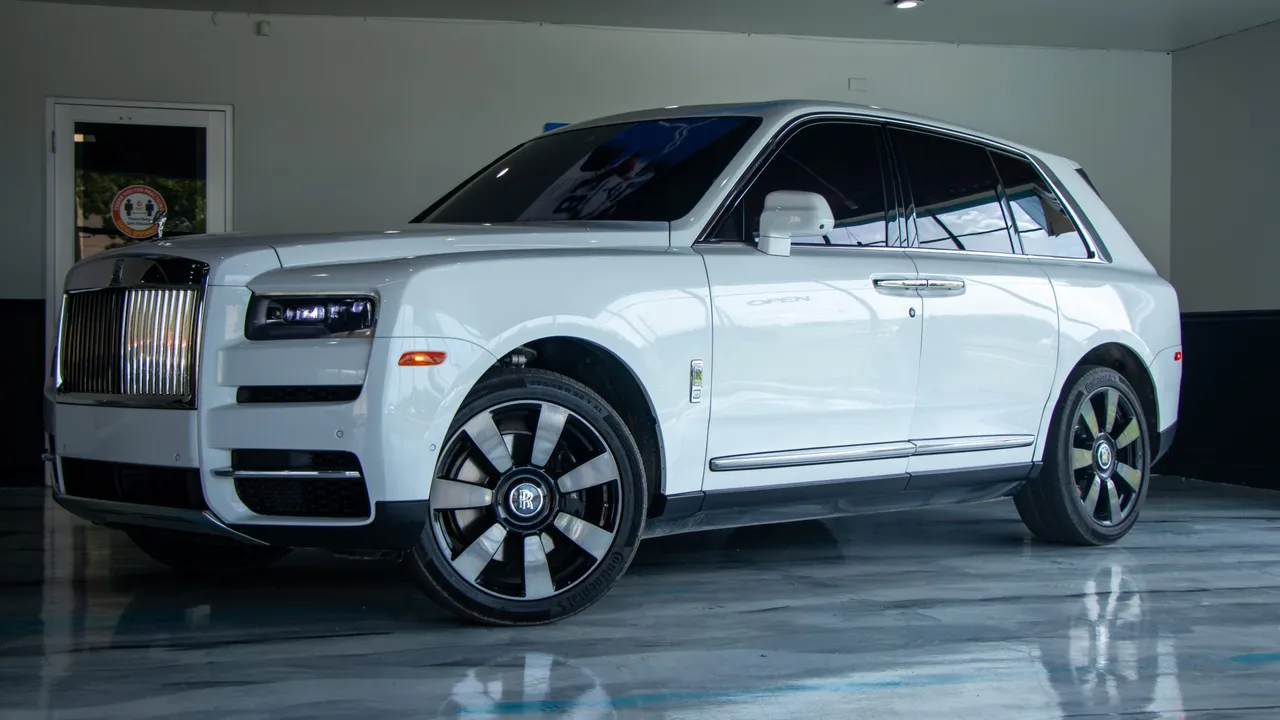 Rolls-Royce Cullinan with Starlight Headliner with tinted windows for wedding car rental in Southfield, MI