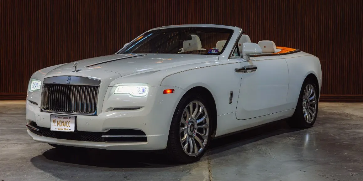 Rolls Royce Dawn (Hermes) White Rolls Royce Dawn (Hermes) with convertible roof for wedding car rental
