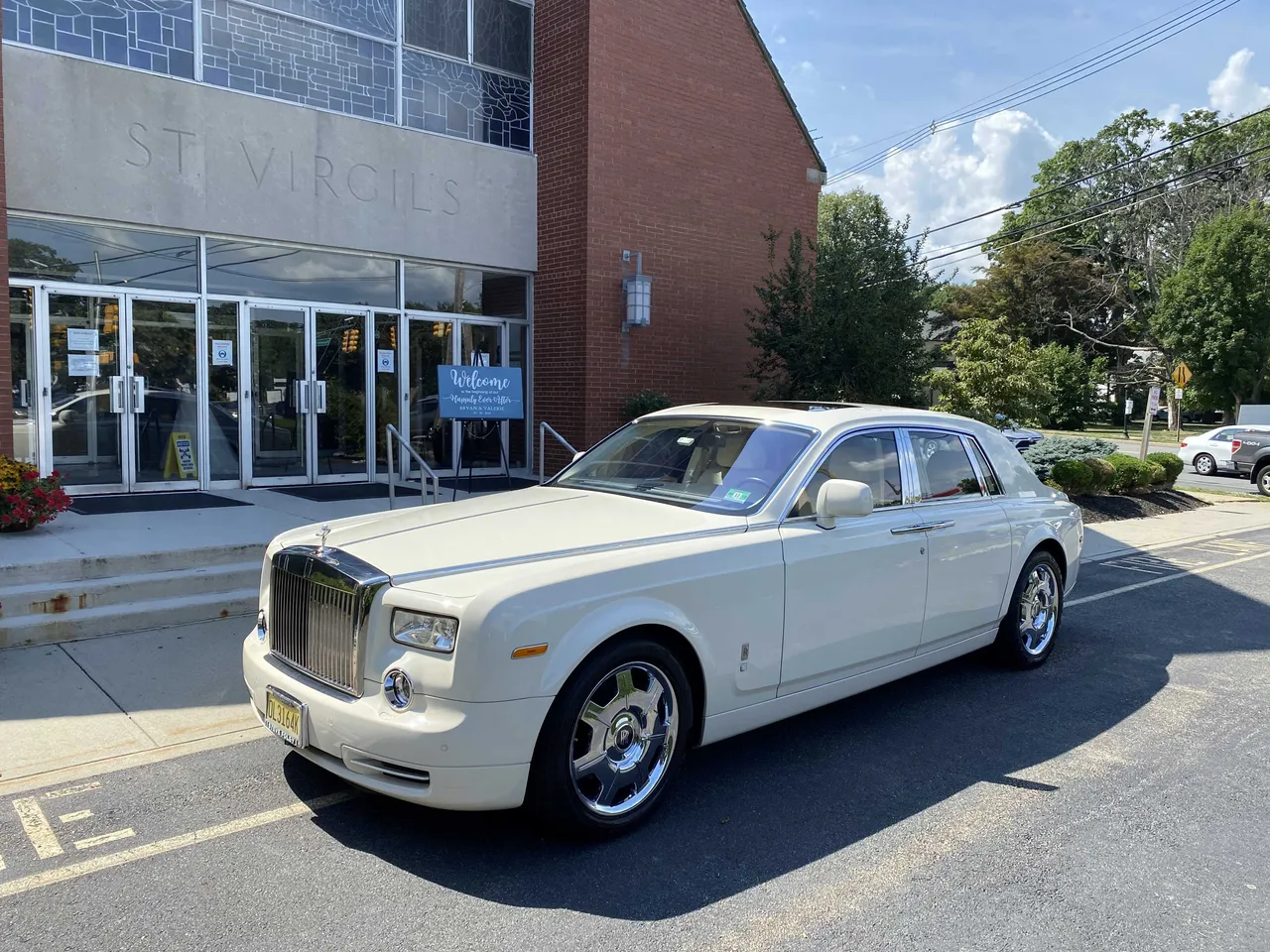 White Rolls-Royce Phantom for limo rental in Lake Hopatcong, NJ