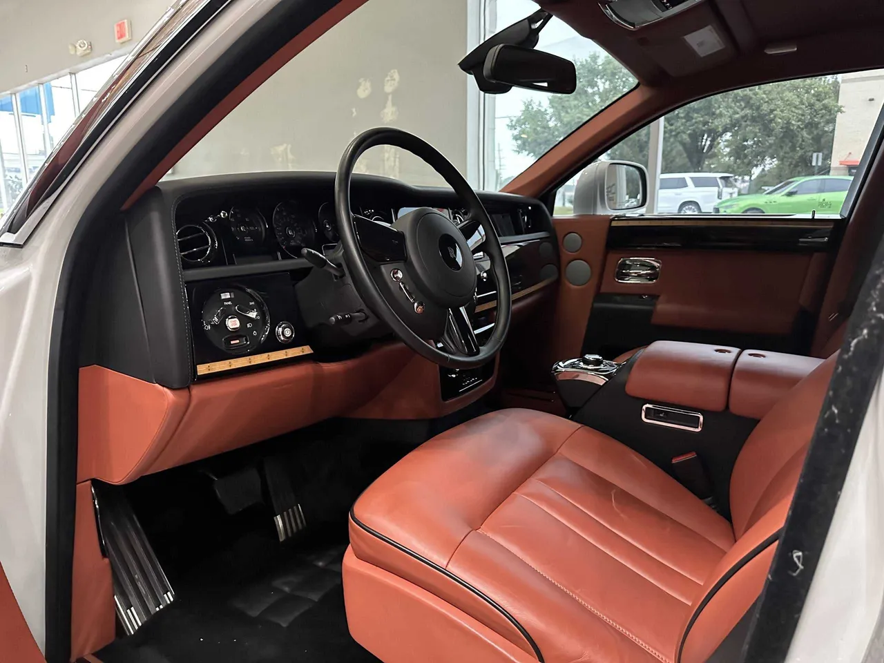 Rolls Royce Phantom interior for wedding car rental Rolls Royce Phantom interior for wedding car rental