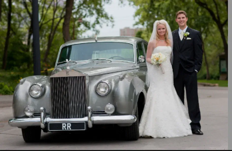 Silver Vintage Rolls-Royce Silver Vintage Rolls-Royce for wedding car rental