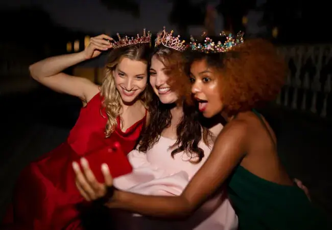 Friends dressed up for prom — Nationwide Coverage